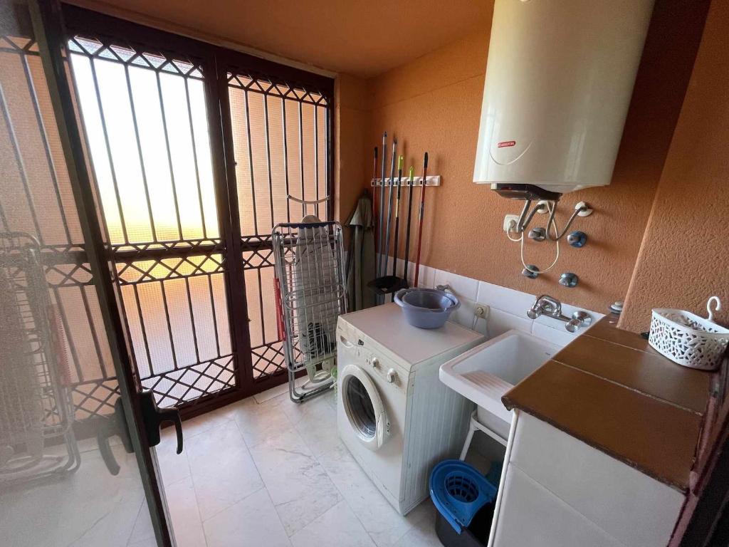 B3 Bajo con terraza de 64m2 totalmente equipado - Imagen 3