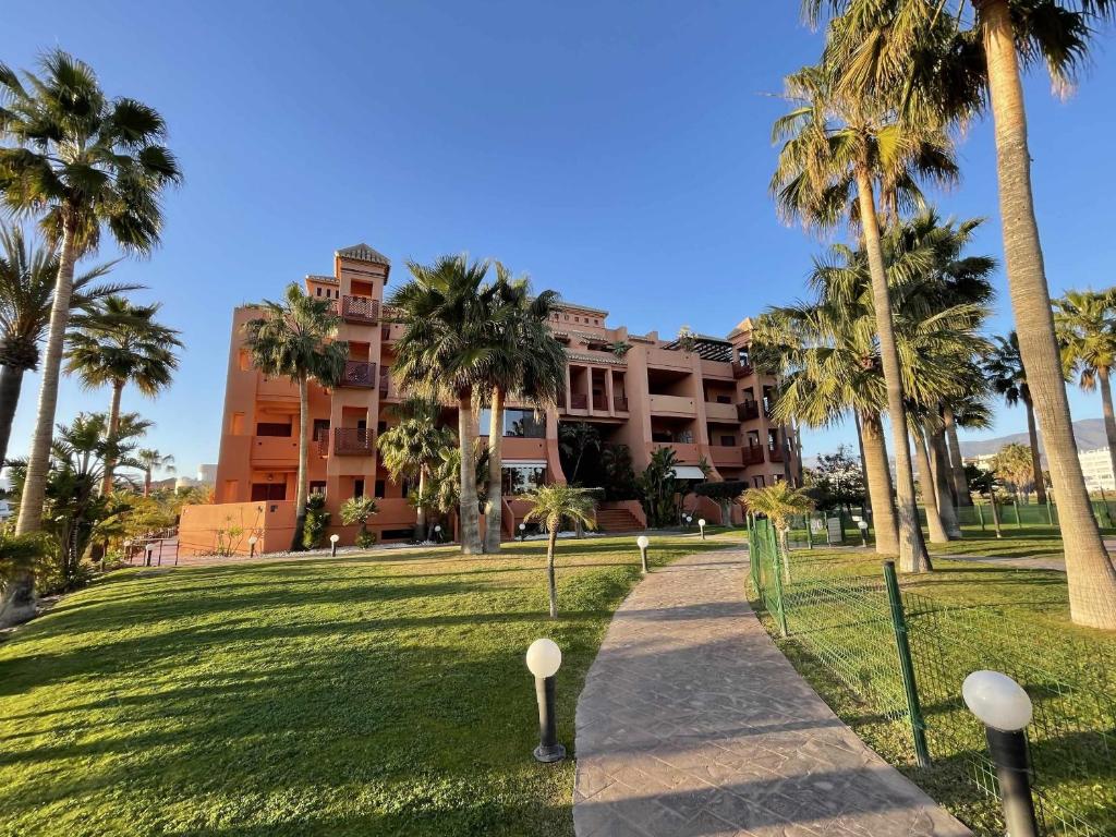B3 Bajo con terraza de 64m2 totalmente equipado - Imagen 7