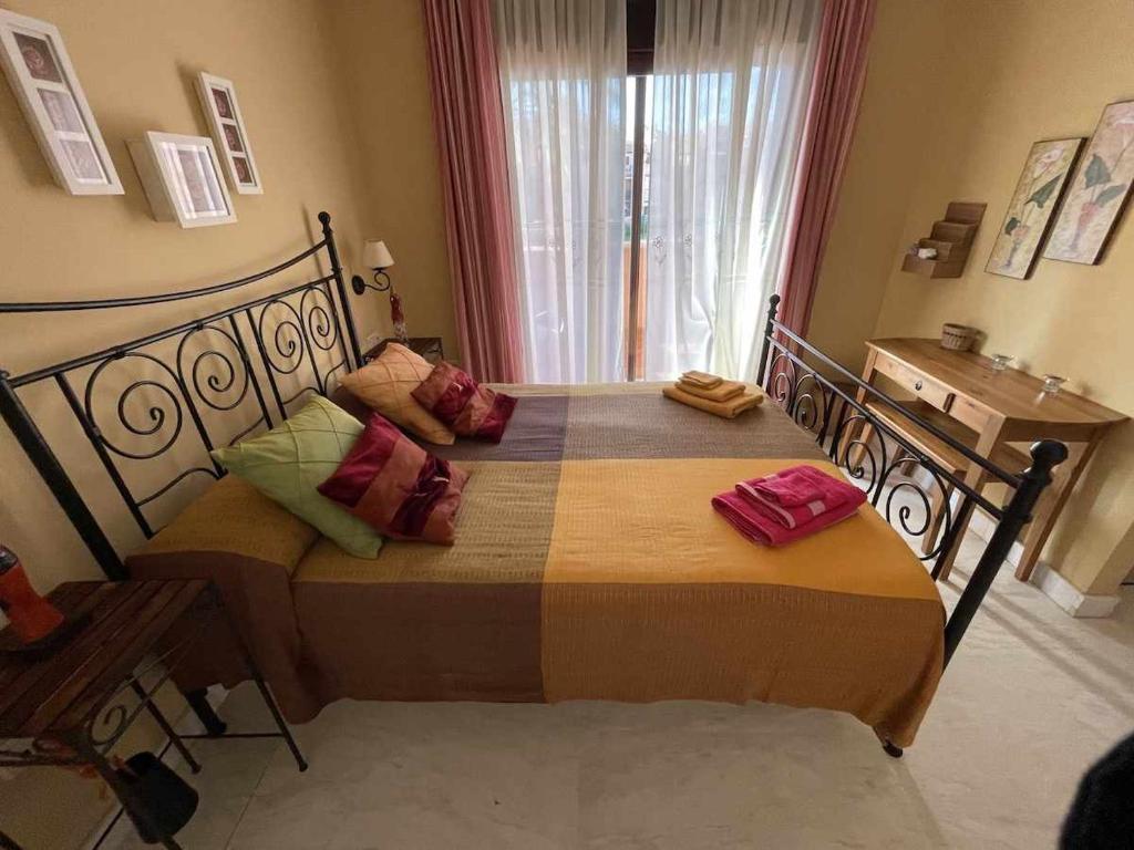 Amplio Apartamento 3 hab equipado en Playa Granada - Imagen 2