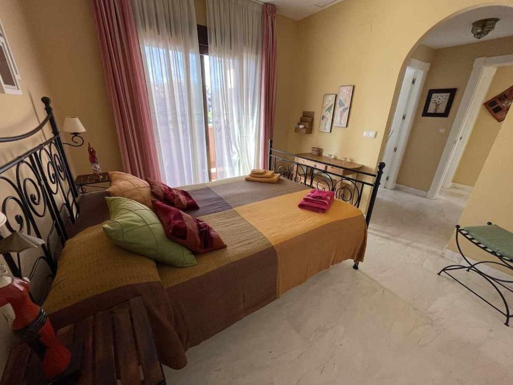 Amplio Apartamento 3 hab equipado en Playa Granada - Imagen 8