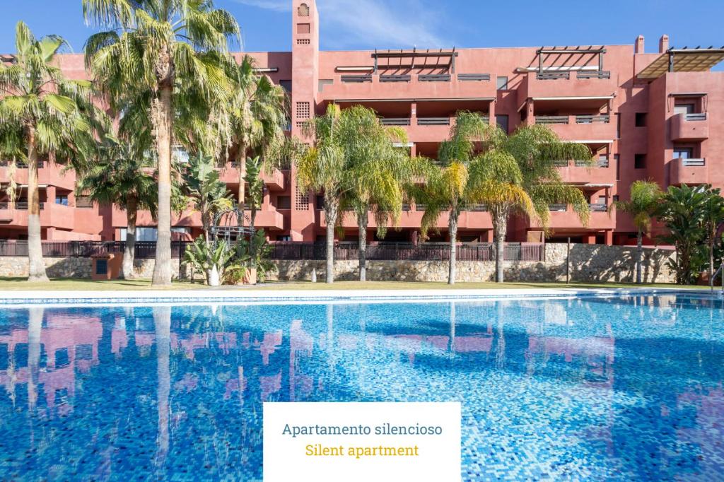 Moriscos II - Piscina y zonas comunes